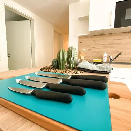 220 Lux Furnished Flat Beaufort