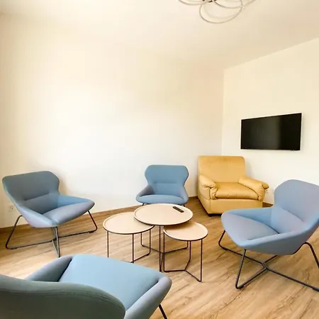 220 Lux Furnished Flat