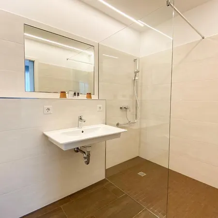 220 Lux Furnished Flat Apartment Beaufort